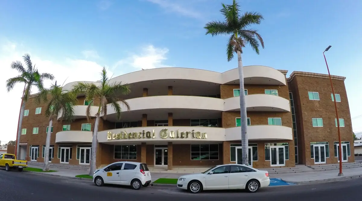 Front entrance of Gran Hotel Residencial Galerias